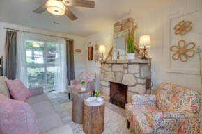 Cozy Mountain Home Cottage Walk to Marina!